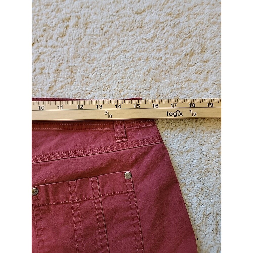 Kuhl Womens Shorts Size 8 Chino Maroon - Picture 6 of 8